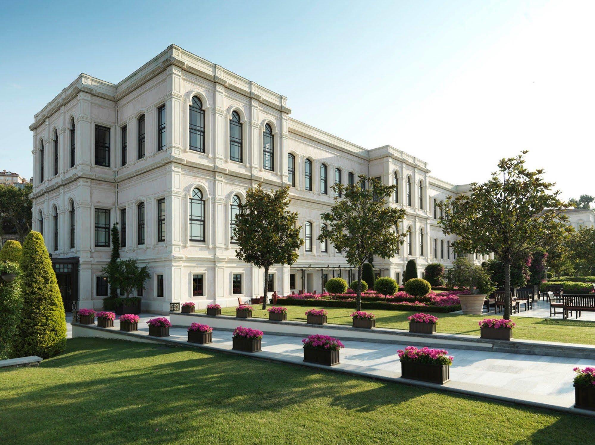 Four Seasons Hotel Istanbul At The Bosphorus Exterior foto